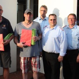 27.08.2016 Verdiente Kameraden in der Kreisfeuerwehrbereitschaft geehrte 27.08.2016 Verdiente Kameraden in der Kreisfeuerwehrbereitschaft geehrte
